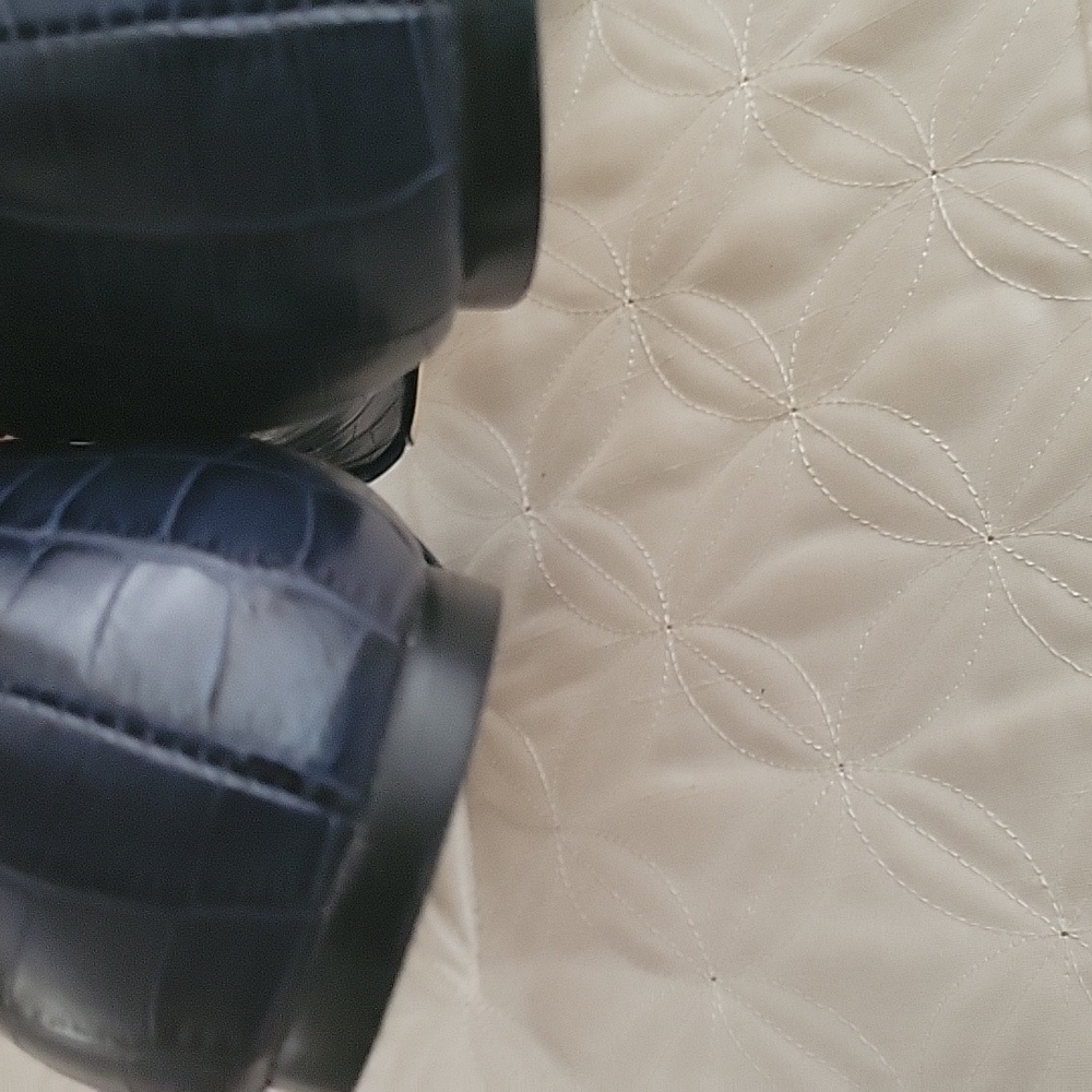 Shoes - Picture 5 of 6